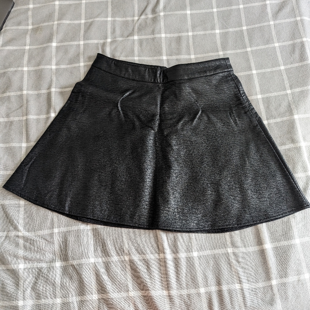 NWT H&M DIVIDED Faux Leather Mini Skirt Size 8